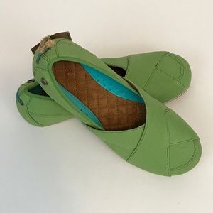 MOZO by Cat Cora slip resistant canvas shoe